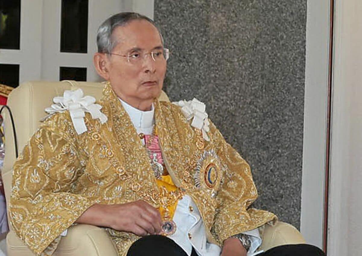 タイ「プミポン国王」とは何だったのか？：樋泉克夫 | 記事 | 新潮社