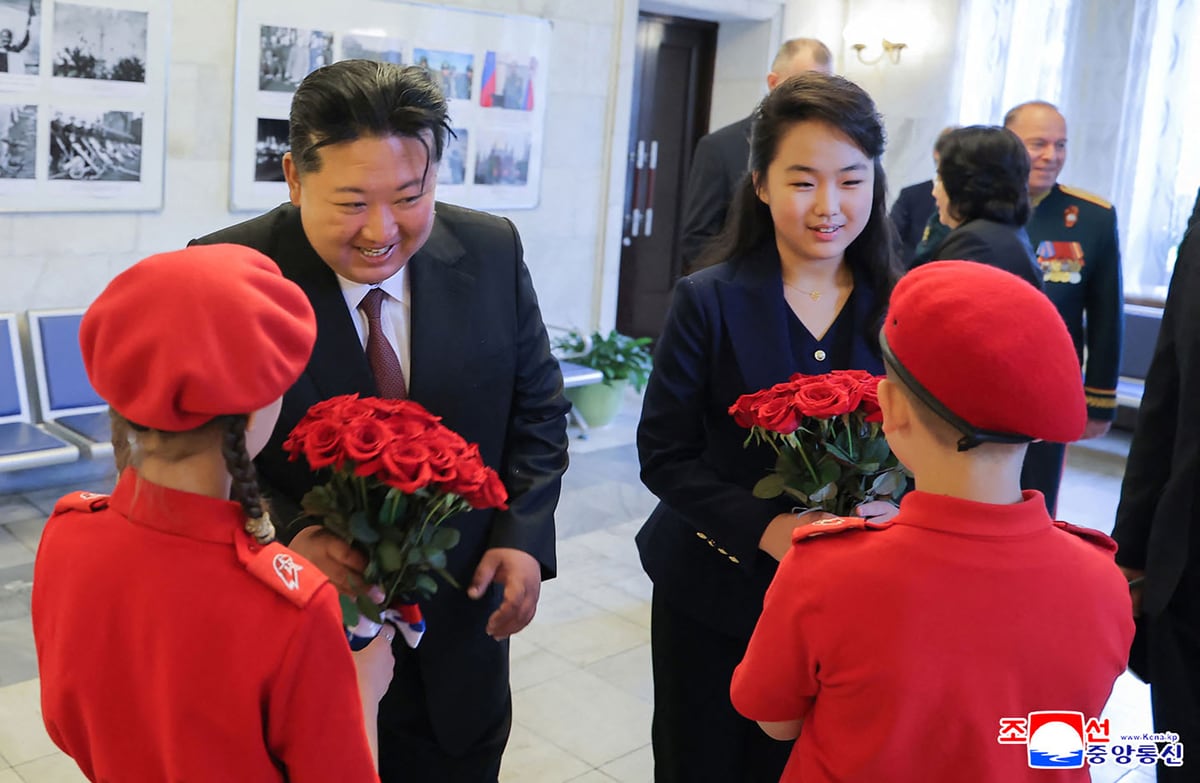 新品レア　金正恩委員長とご令嬢金主愛様　北朝鮮最高級マグカップ