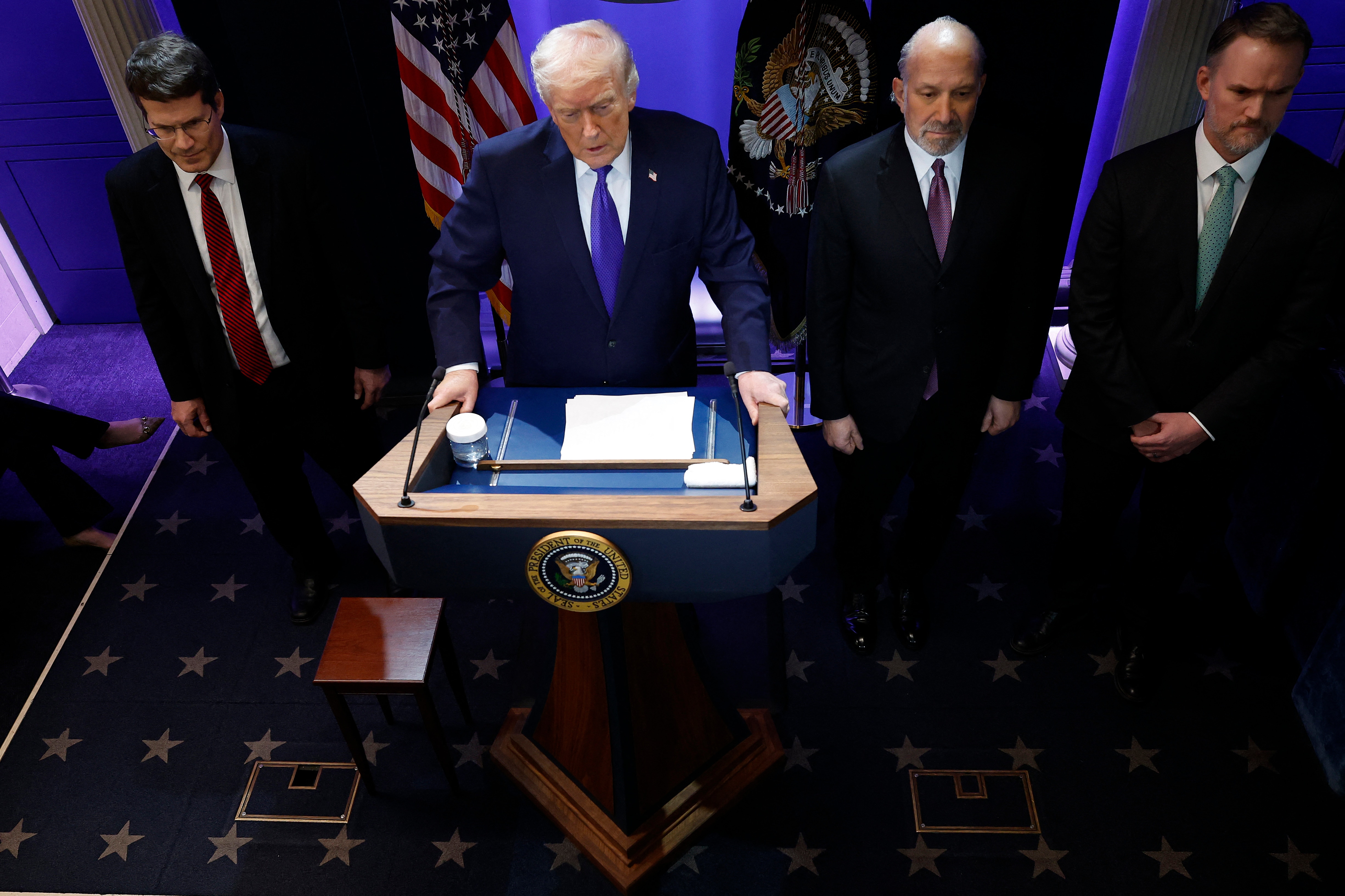 トランプ大統領の発言とアクション（2月12日～20日）：「相互関税」に