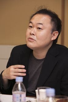 渡辺靖(わたなべ・やすし)慶應義塾大学SFC教授。1967年生れ。専門は文化人類学、文化政策論、アメリカ研究。著書に『アフター・アメリカ―ボストニアンの軌跡と〈文化の政治学〉』(慶應義塾大学出版会、サントリー学芸賞)、『アメリカン・コミュニティ』(新潮社)、『文化と外交』(中公新書)などがある。